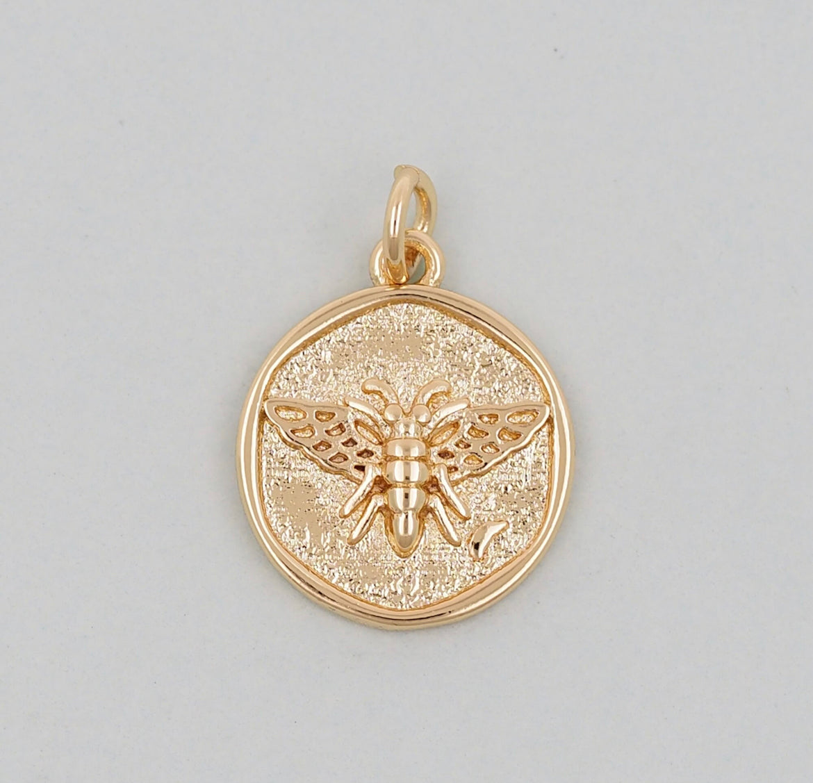 bee circle pendent charm