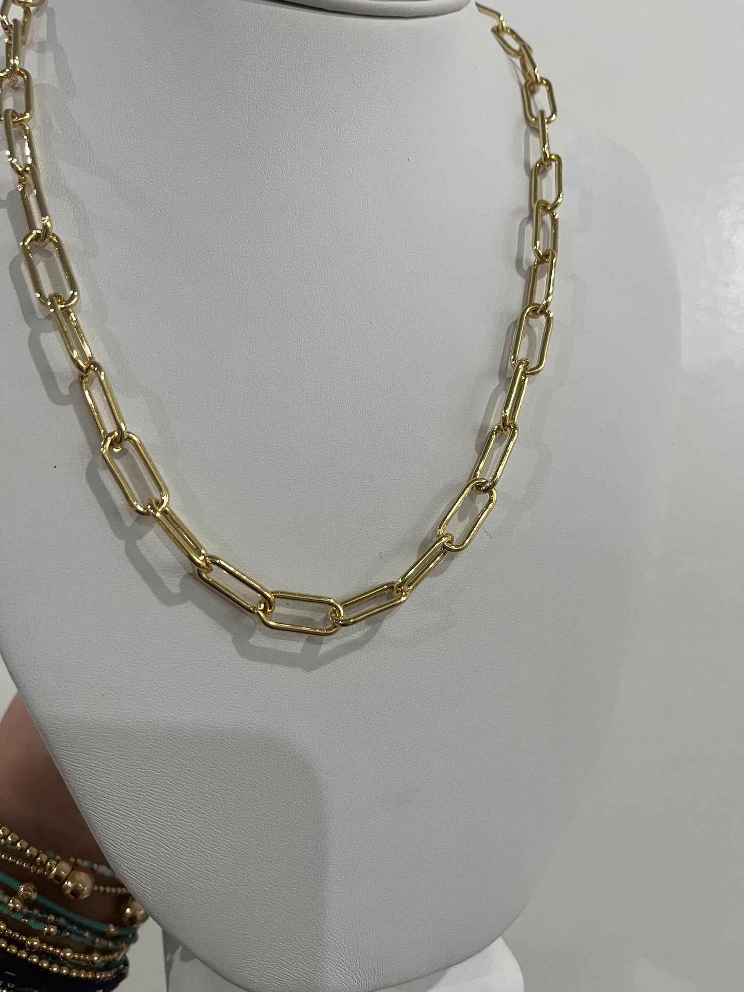 olivia chain