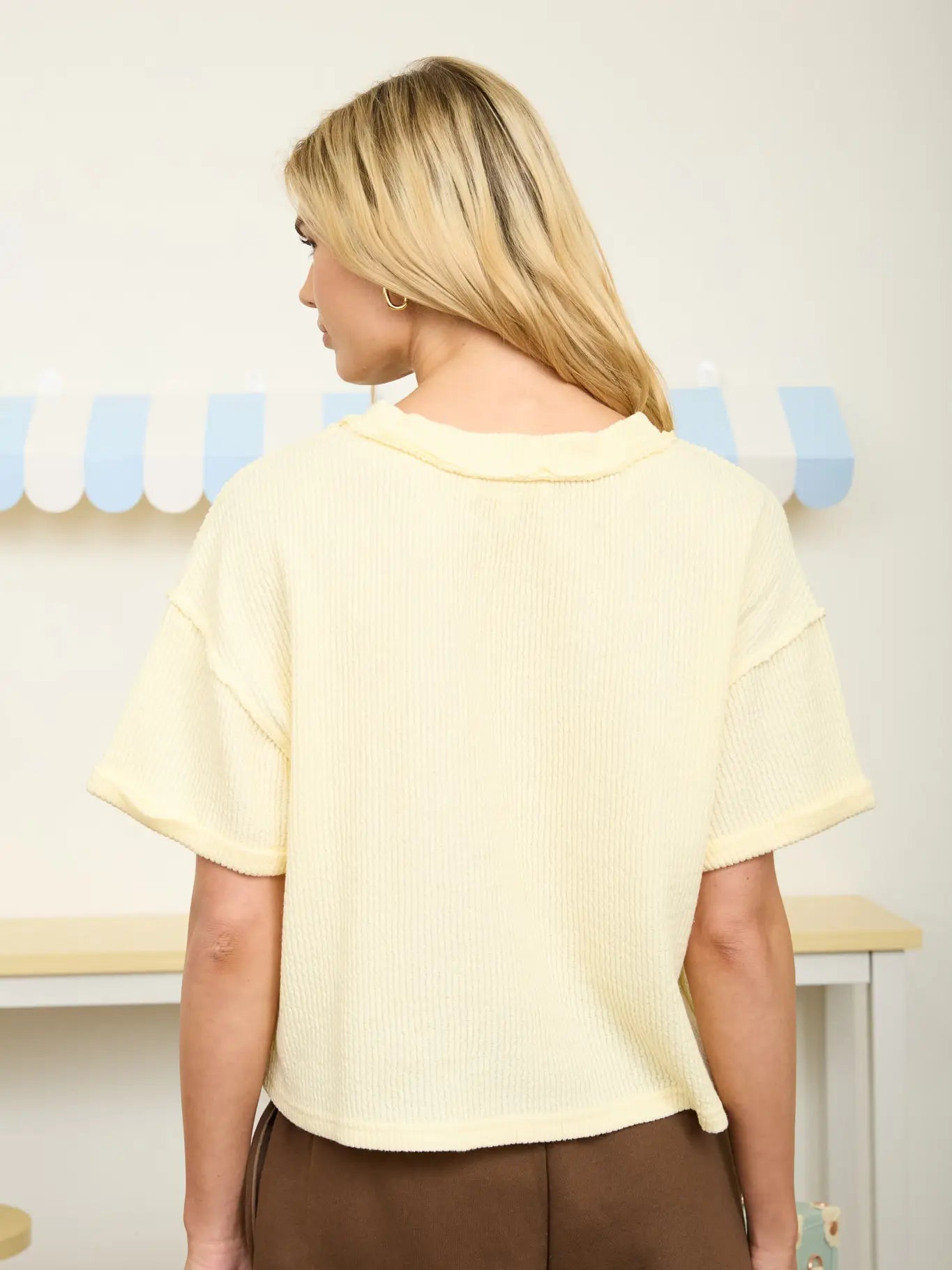 buttercream breeze tee