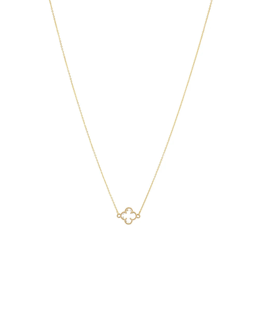 clover pendent necklace